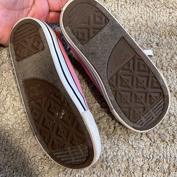 Girls converse - Picture 4 of 4